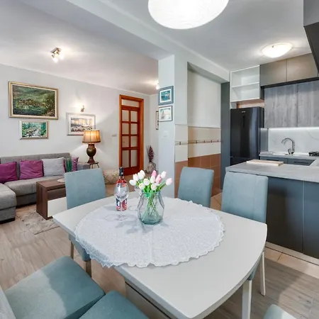 Apartment Jelena *